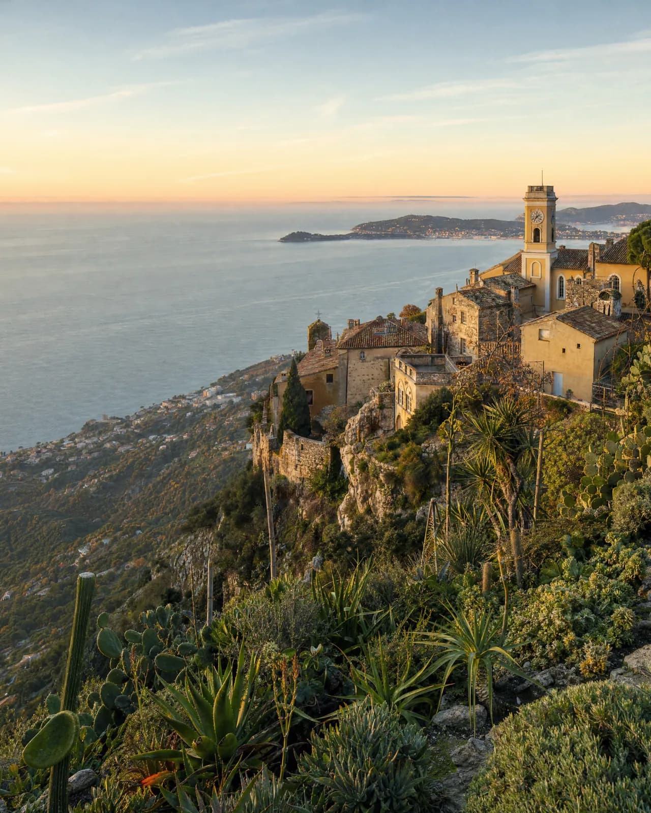 The hilltop village of Èze above the sea